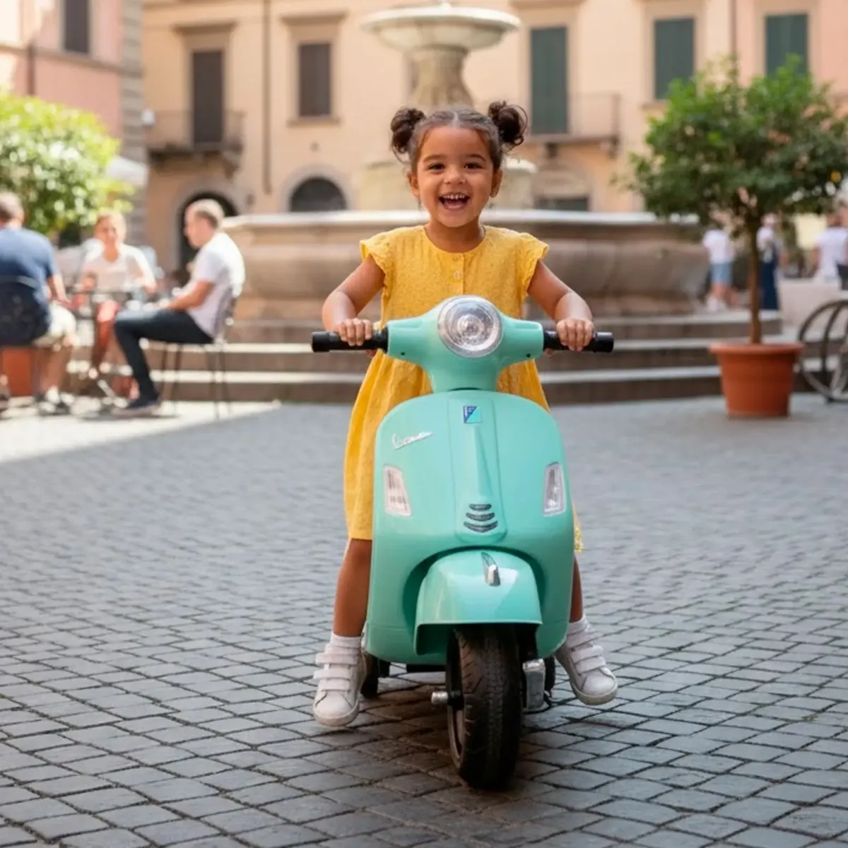Moto Elettrica per Bambini Mini Vespa GTS Piaggio 6V Scooter con Licenza Ufficiale Sedile in Pelle e Schienale Luci e Suoni Realistici Batteria Ricaricabile e Caricatore 18 - 36 Mesi